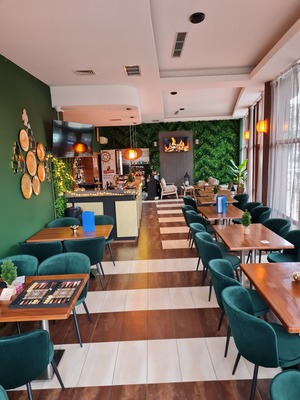 Priestley’s Bar image
