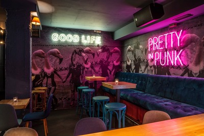 Black Flamingo Bar