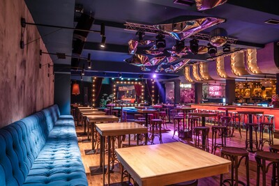 Black Flamingo Bar