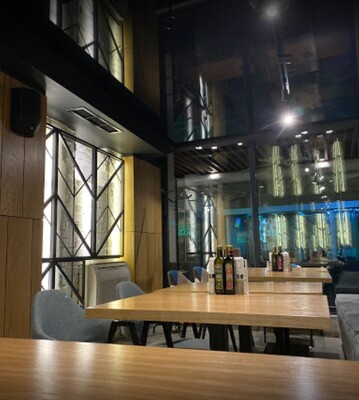 Frame Bar & Food