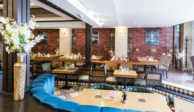La Strada Bar & Food