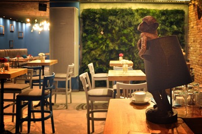 Q-bar image
