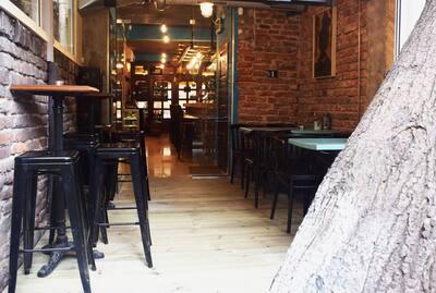 Teos Bar